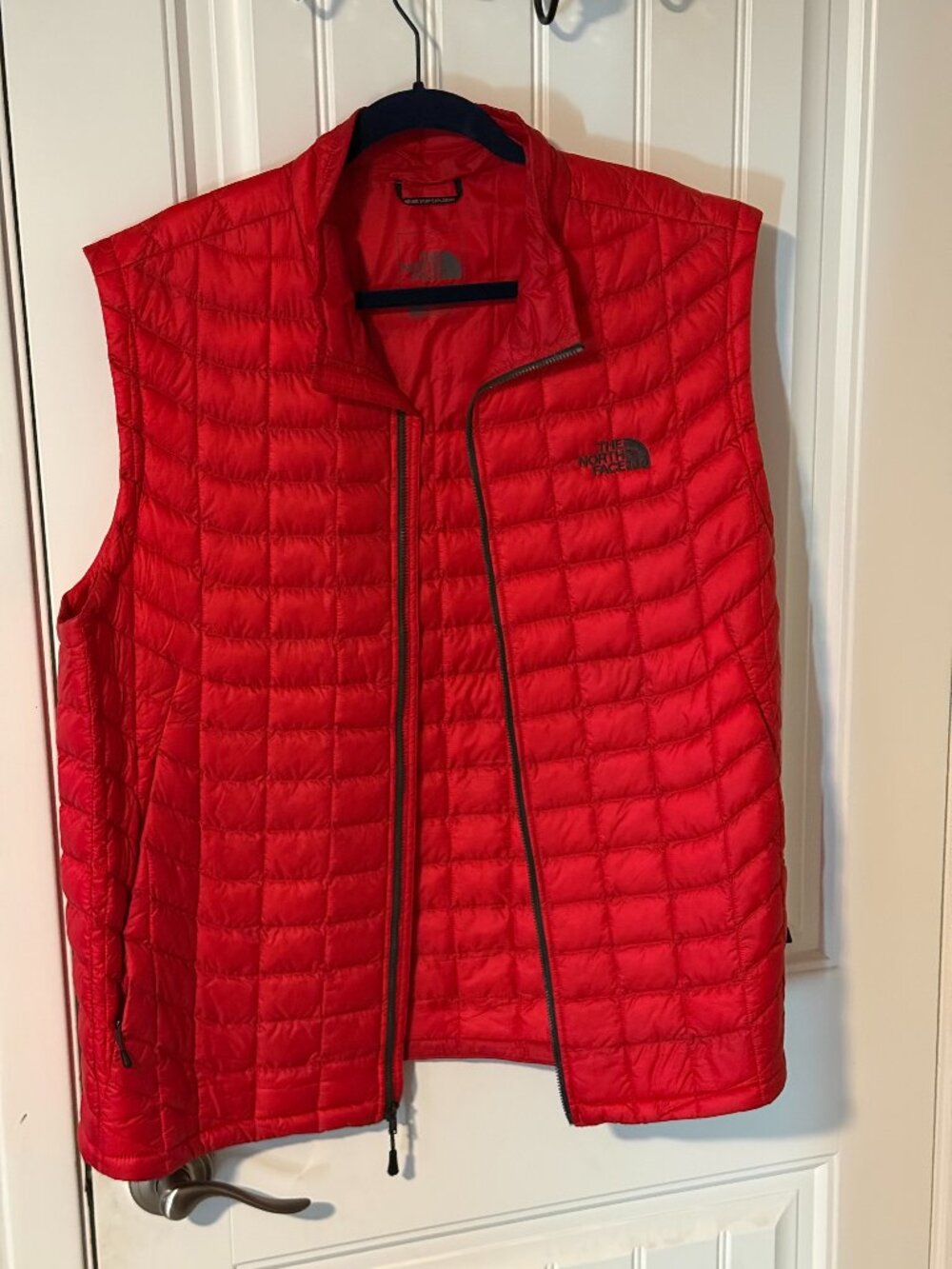 The North Face Thermoball Vest Men's XL Red Quilted Puffer Full Zip